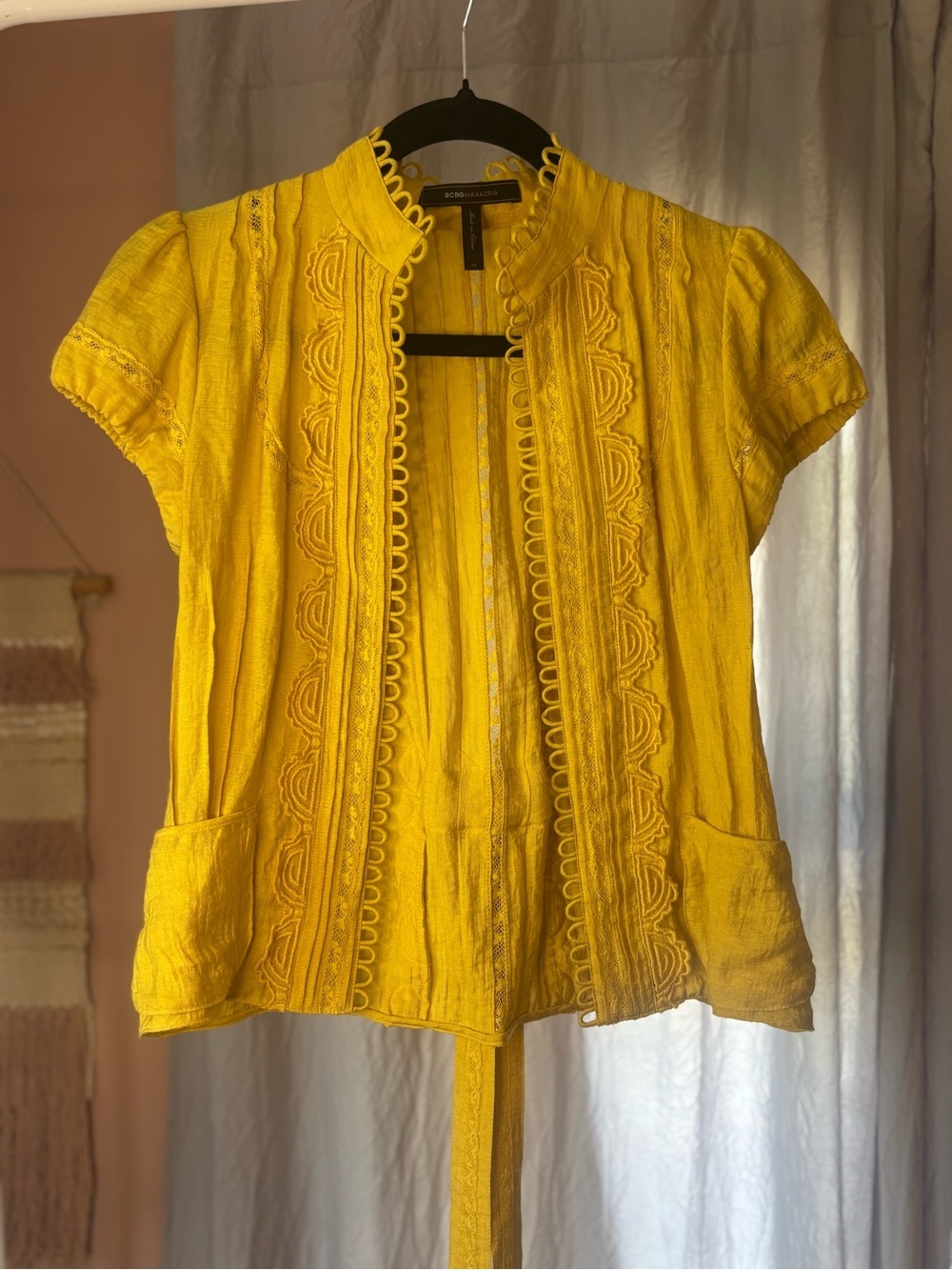 BCBGMAXAZRIA Yellow Lace Short Sleeve Jacket XS